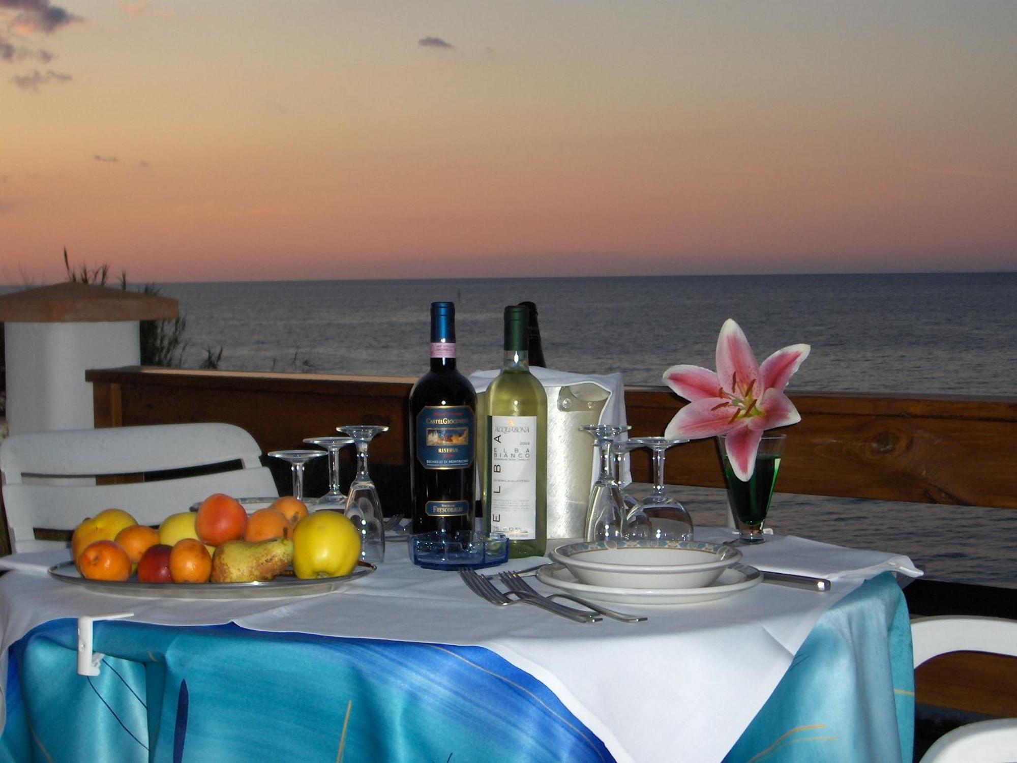 Hotel Villa Ombrosa Portoferraio Kültér fotó