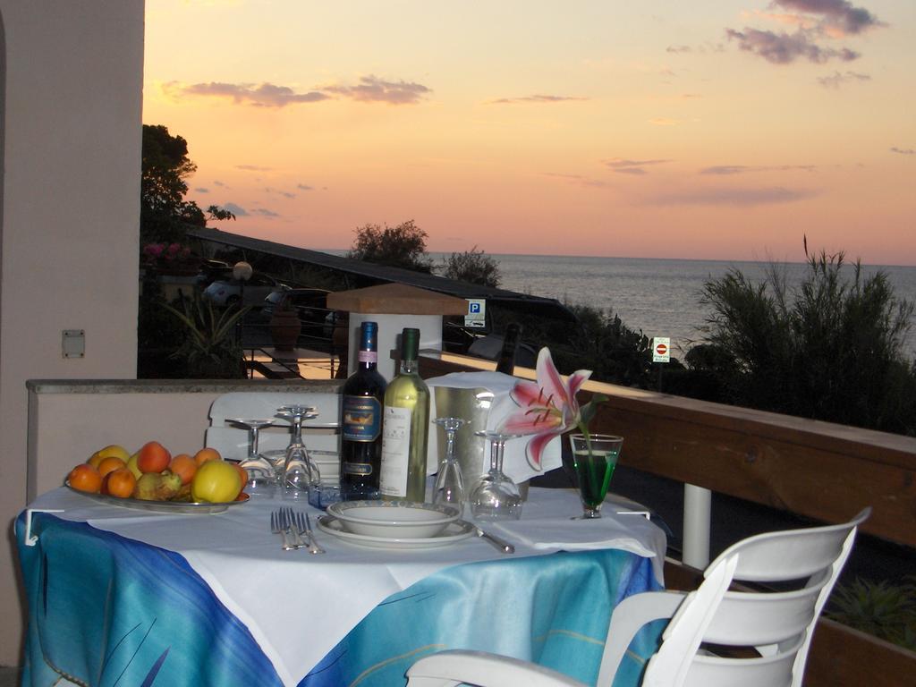 Hotel Villa Ombrosa Portoferraio Kültér fotó