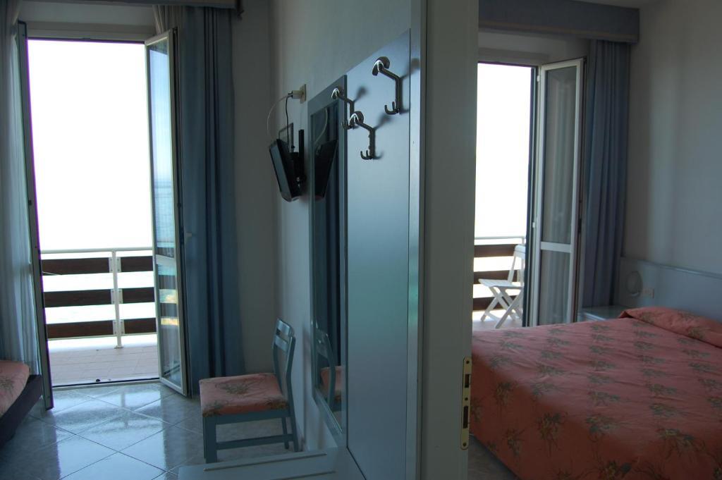 Hotel Villa Ombrosa Portoferraio Szoba fotó