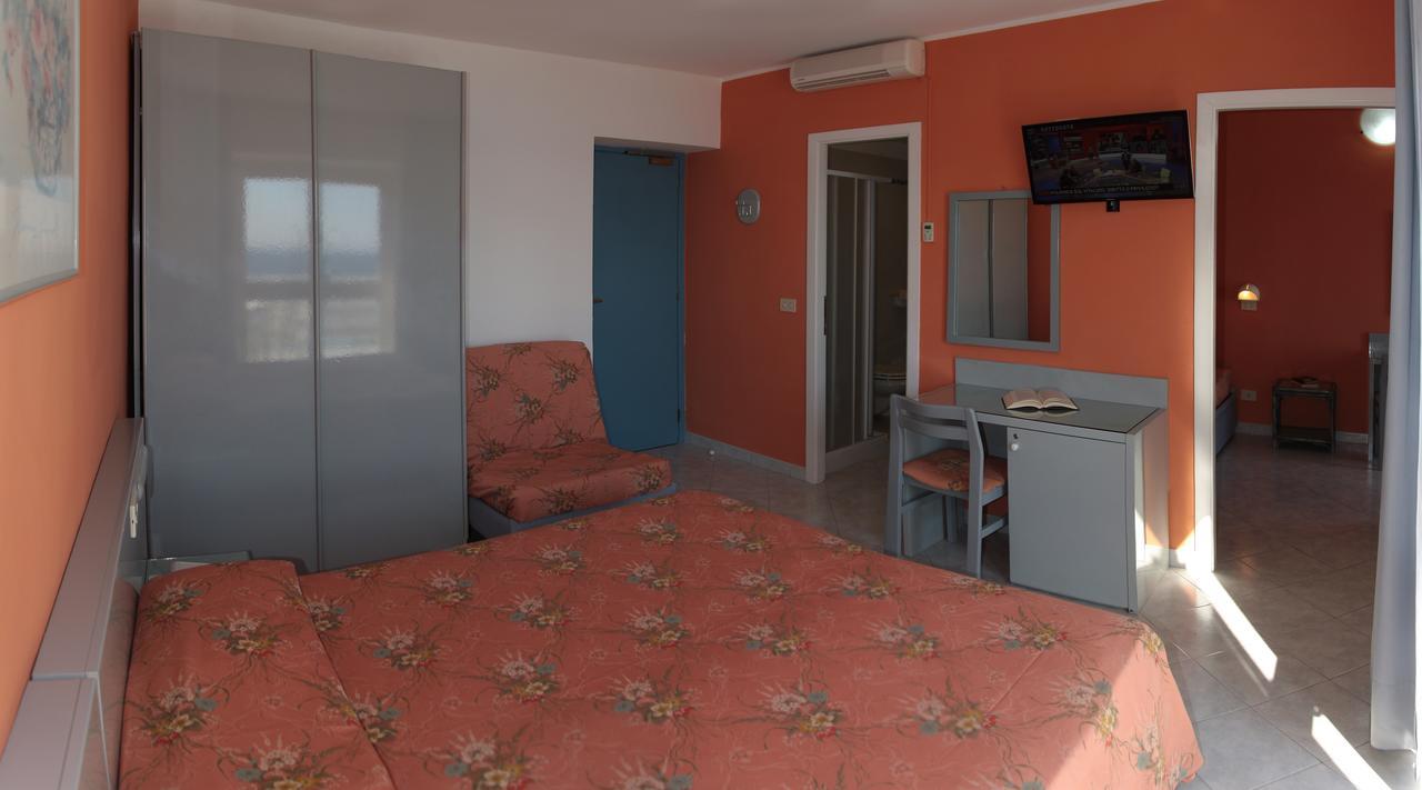 Hotel Villa Ombrosa Portoferraio Szoba fotó