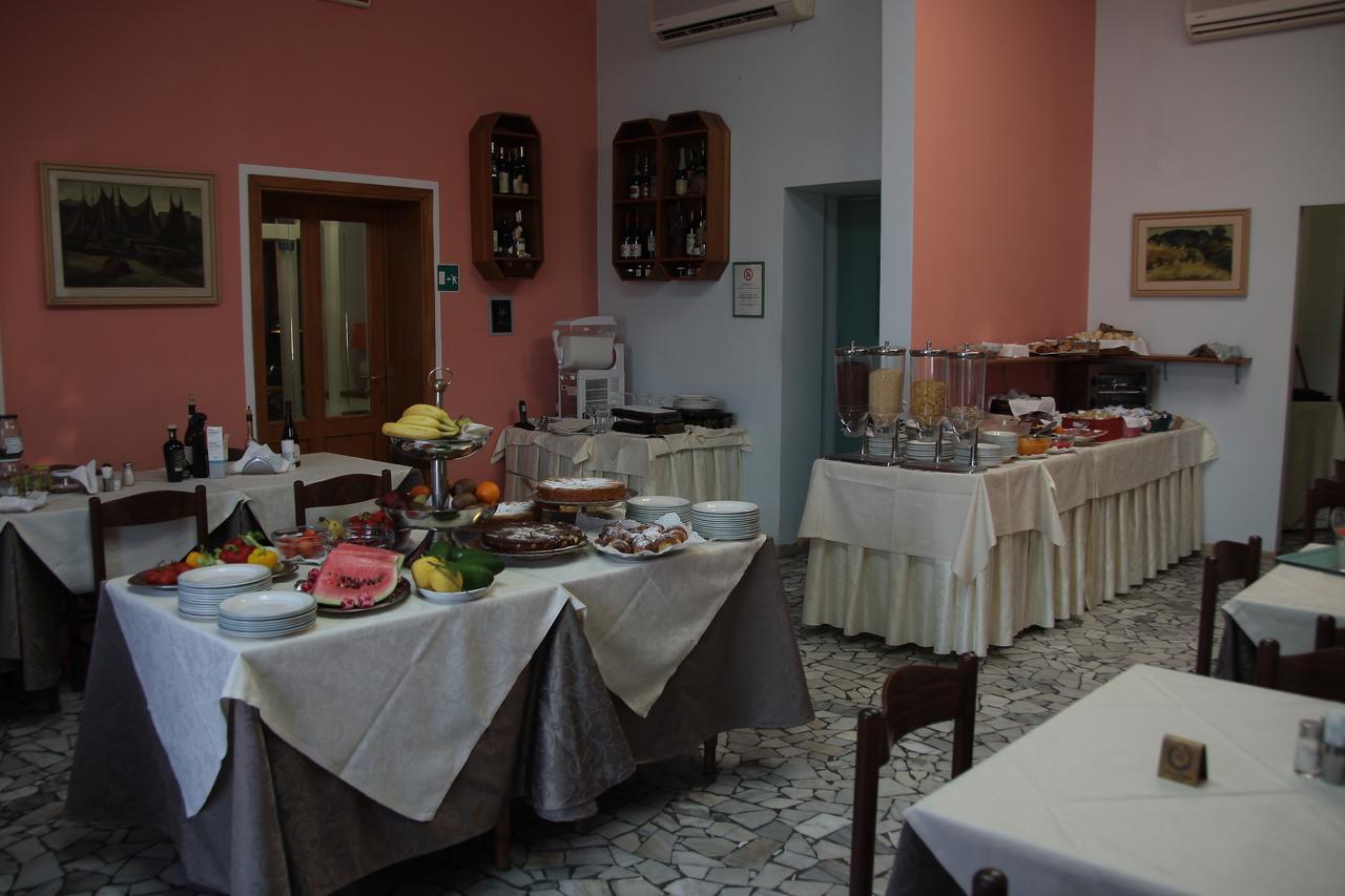 Hotel Villa Ombrosa Portoferraio Szoba fotó